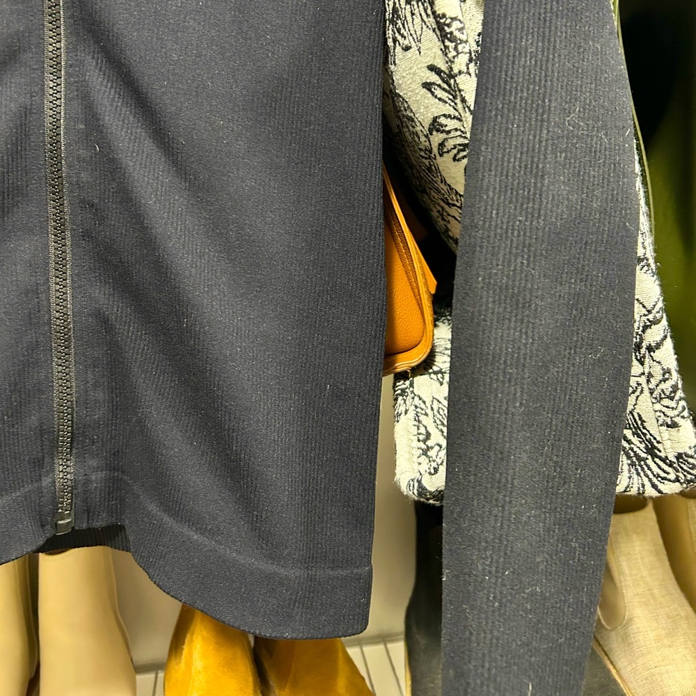 Fabletics Ribbed Seamless Zipup Jacket - Picture 5 of 7